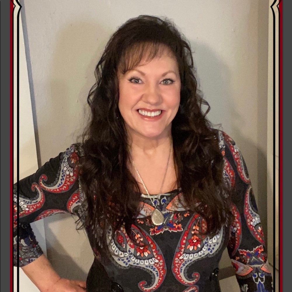 Meet your Posher, Angela